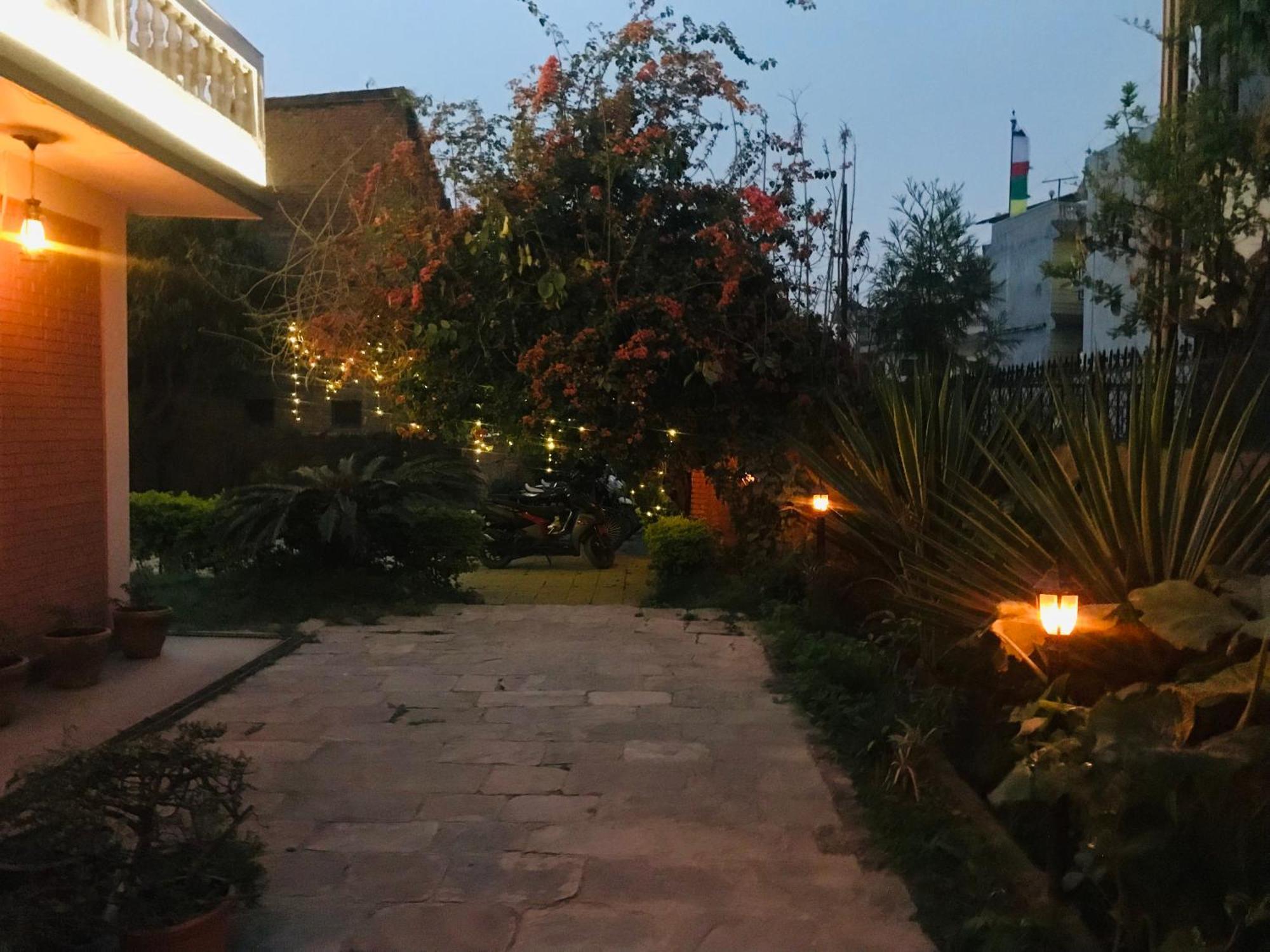 Hotel Lotus Garden Kathmandu Exterior foto